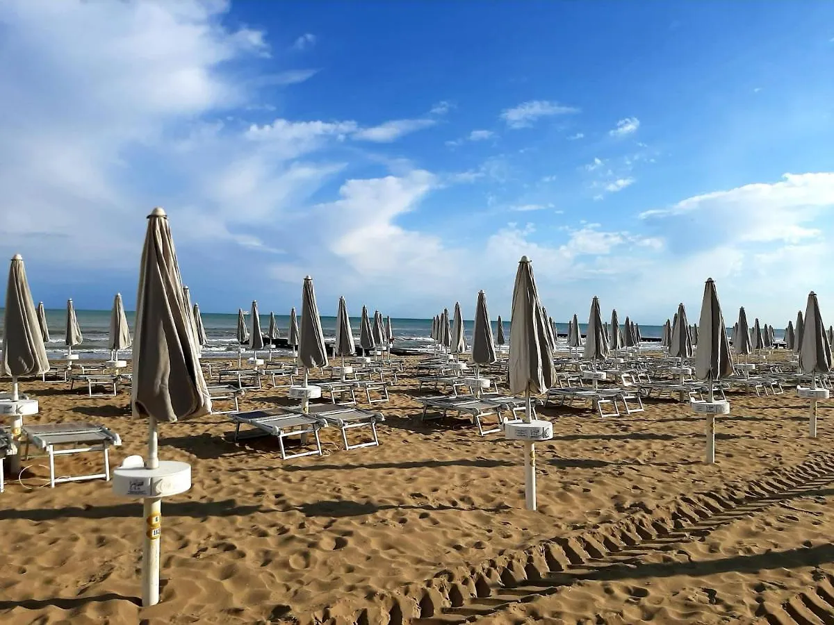 Luxury Apartment Pool, Spa, Gym Lido di Jesolo 0*,