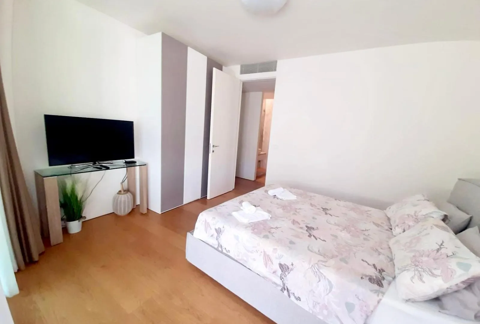 Luxury Apartment Pool, Spa, Gym Lido di Jesolo 0*,  Italia